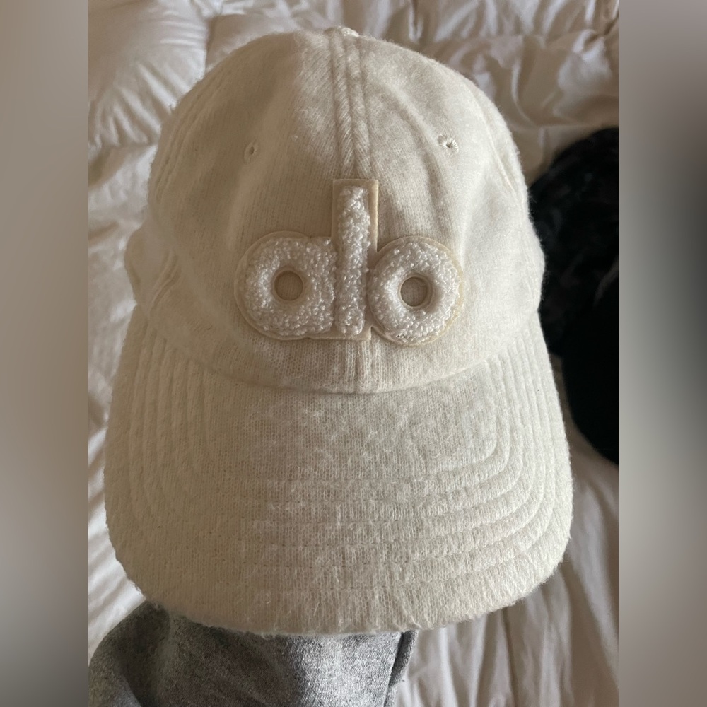 Cream Alo Hat